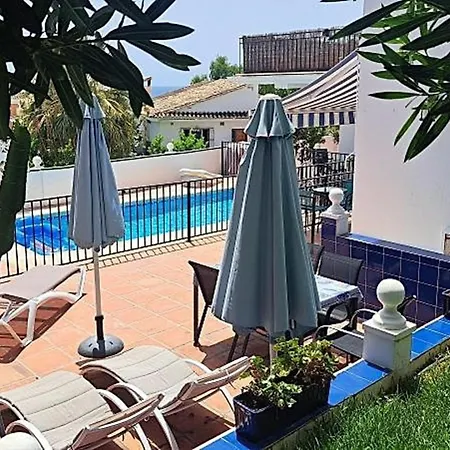 빌라 2 Bed - Sleeps 5 - Private Pool & Garden 네르하