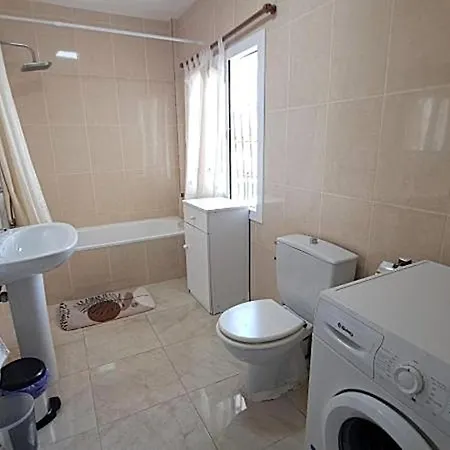 2 Bed - Sleeps 5 - Private Pool & Garden 빌라